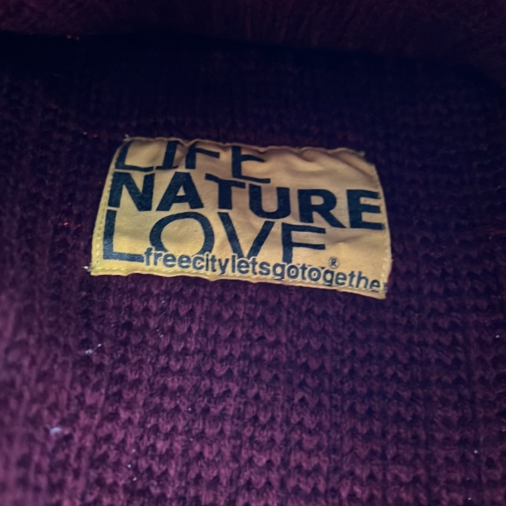 Brand new freecity pompom hat - Picture 3 of 4